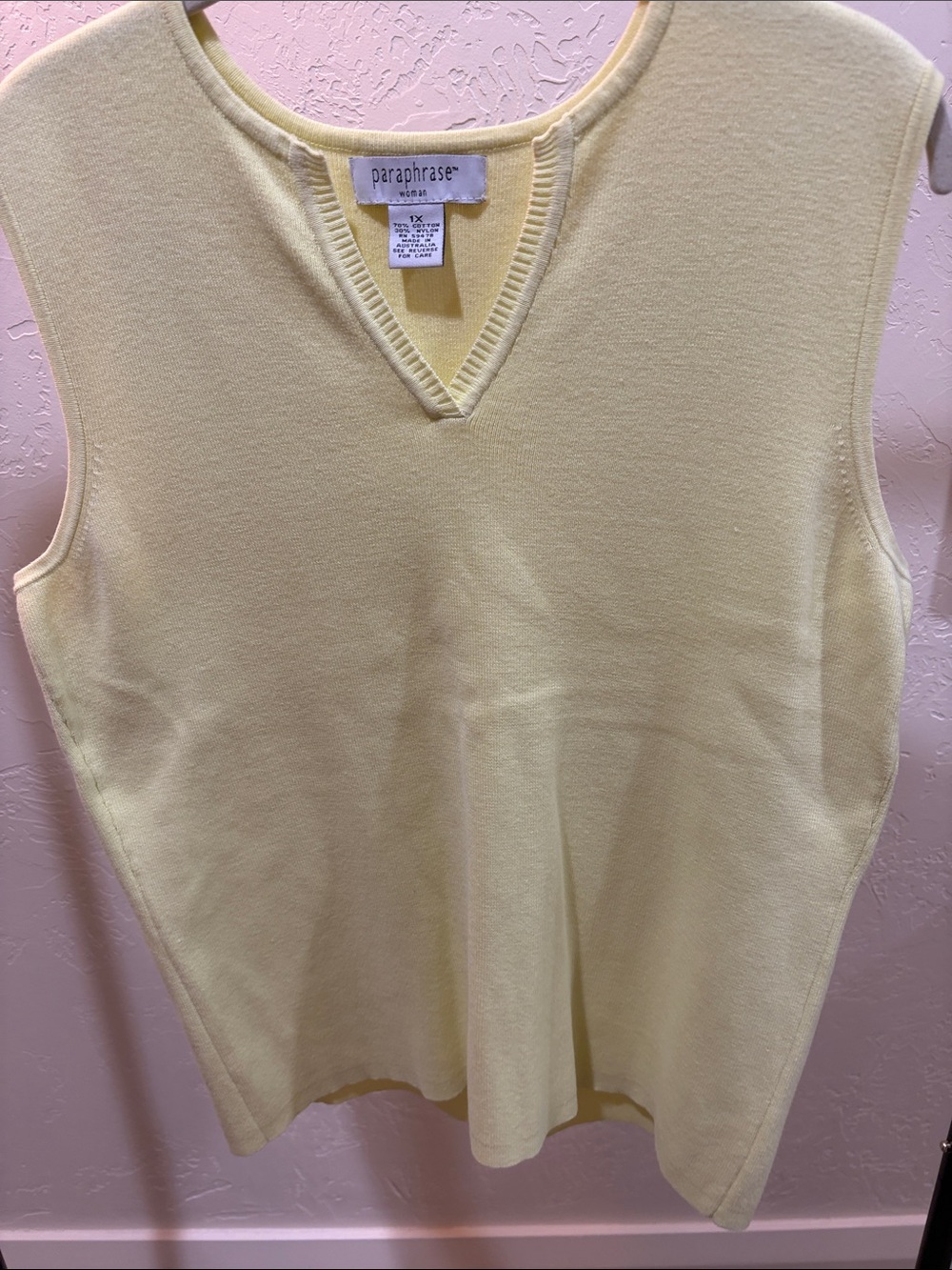 Paraphrase Pale Yellow V-Neck Sleeveless Knit Top